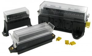 BOITE A FUSIBLES A LAME x 6 (cosses en dessous)